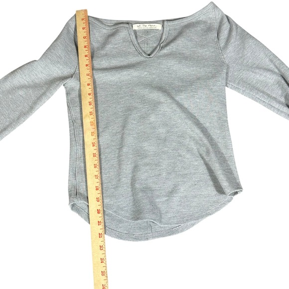 Free People We The Free Thermal Top Women's M Heather Gray Combo Cozy Craft Cuff - Picture 7 of 9